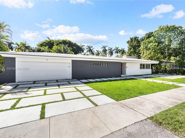 1040 NE 86th St, Miami FL 33138