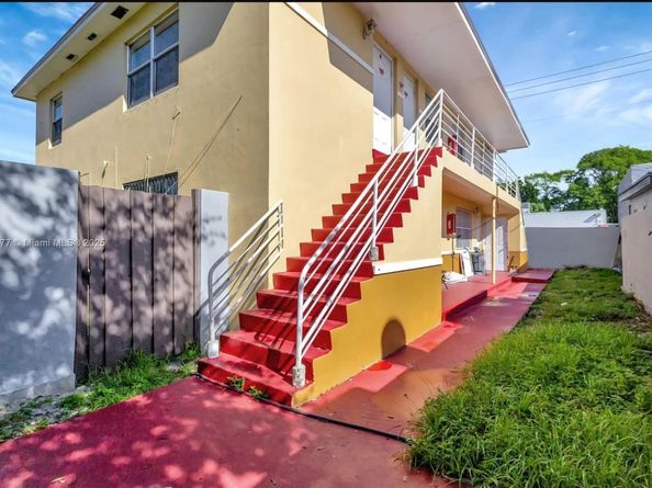 1006 10th St, West Palm Beach FL 33401