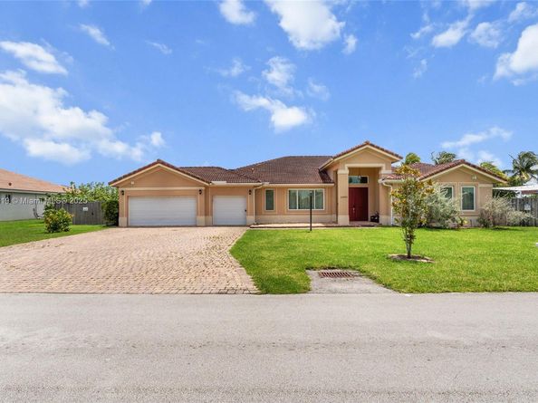 22442 SW 128th Pl, Miami FL 33170