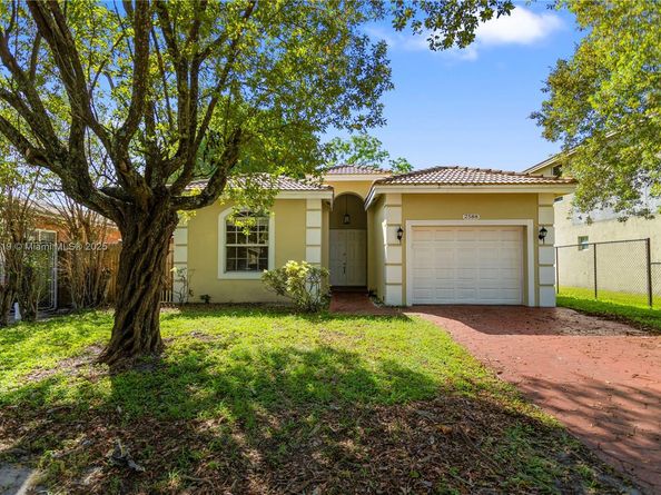 2588 NW 5th St, Pompano Beach FL 33069