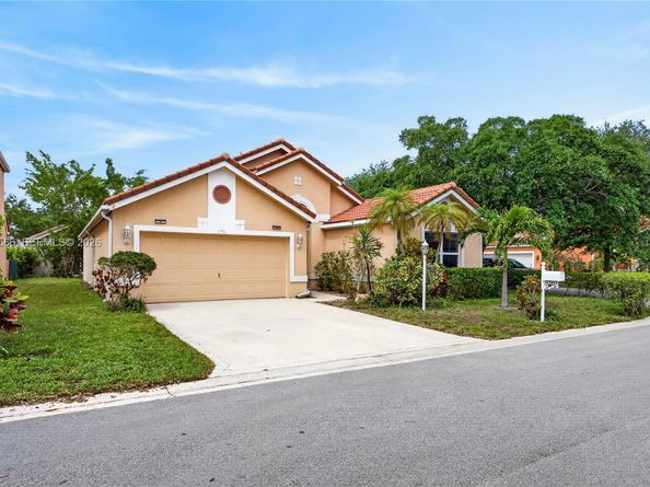 290 NW 116th Ter, Coral Springs FL 33071