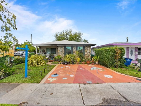 720 NW 4th St, Hallandale Beach FL 33009