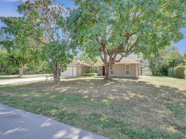 620 NE 2nd St, Pompano Beach FL 33060