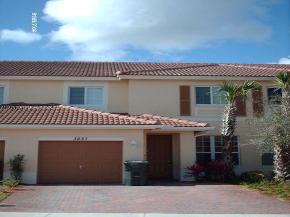 3237 NW 32nd Ter, Oakland Park FL 33309