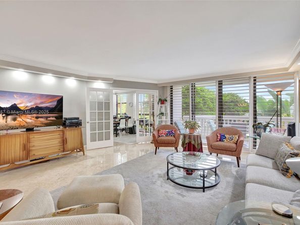 1000 ISLAND Blvd 302, Aventura FL 33160