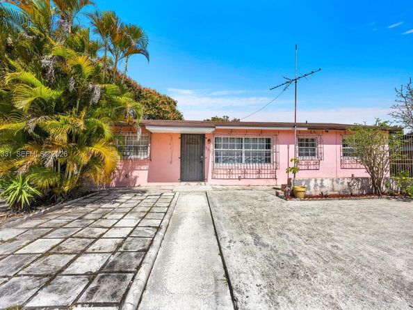 3853 NW 209th St, Miami Gardens FL 33055