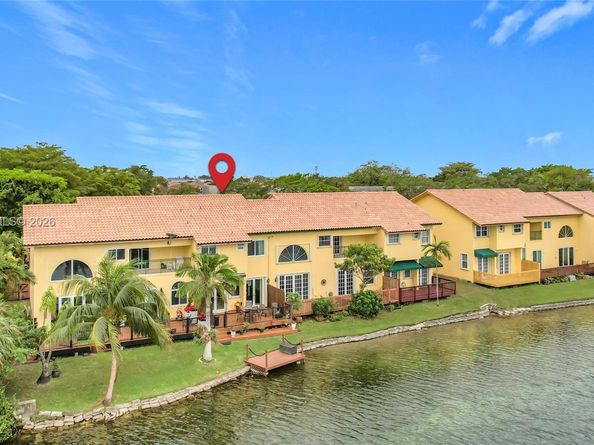 781 NE 195th St, Miami FL 33179