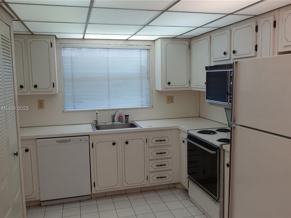 9721 Sunrise Lakes Blvd 108, Sunrise FL 33322