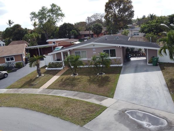 20120 NW 11th Ct, Miami Gardens FL 33169