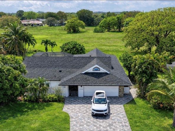 5706 Guava Dr, Tamarac FL 33319