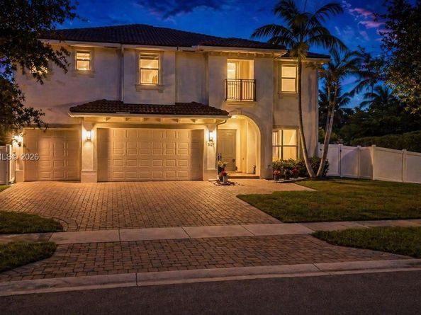 7601 Cavalia Dr, Davie FL 33328