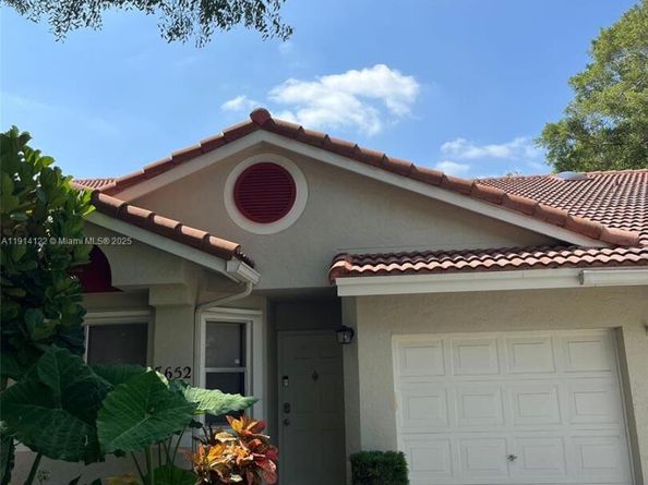 7652 S Pinewalk Dr S 139, Margate FL 33063