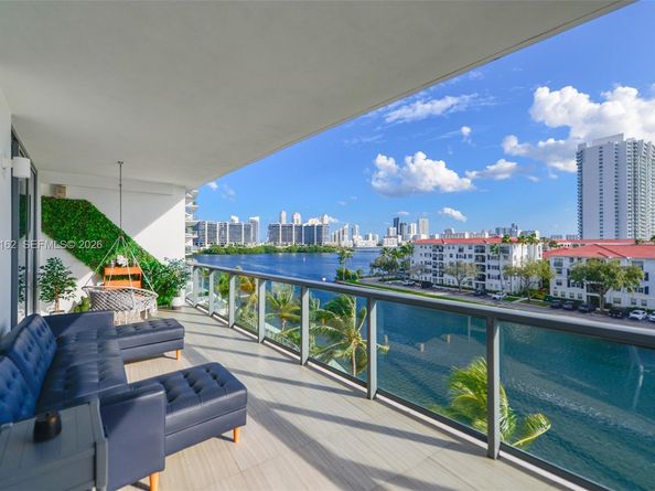 3250 NE 188th St 404, Aventura FL 33180