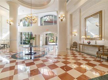 20000 E Country Club Dr