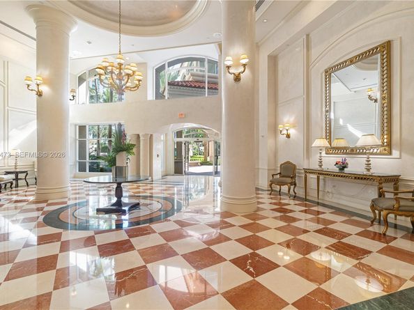 20000 E Country Club Dr 716, Aventura FL 33180