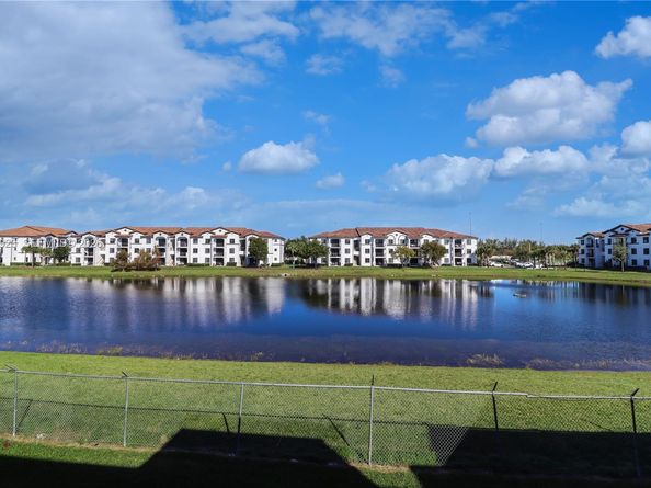 9373 Fontainebleau Blvd K234, Miami FL 33172