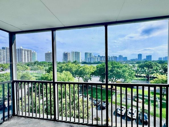 3475 N Country Club Dr 610, Aventura FL 33180