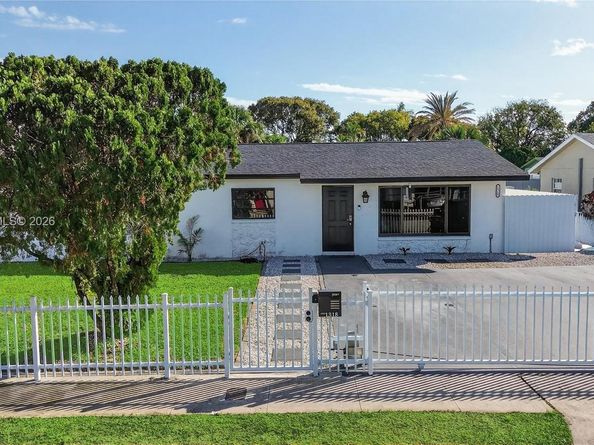 1318 13th St, West Palm Beach FL 33401