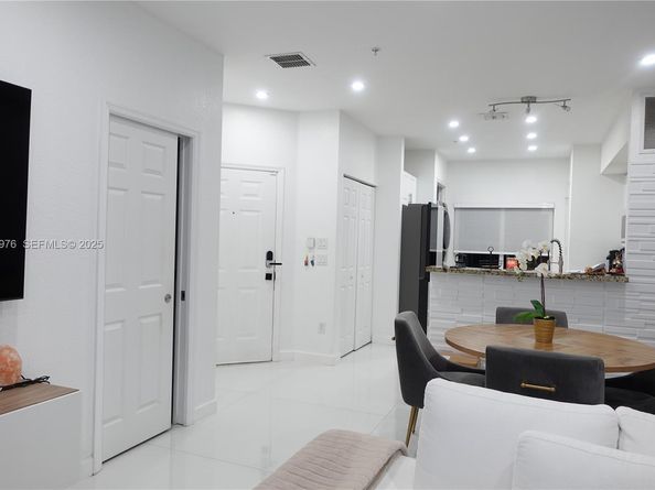 111 NW 2nd Ave 2, Hallandale Beach FL 33009