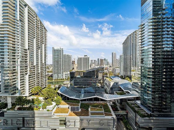55 SW 9th St 1107, Miami FL 33130