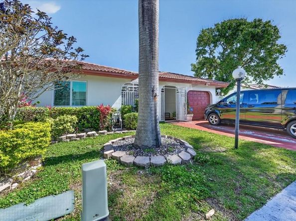14313 SW 100th Ln, Miami FL 33186