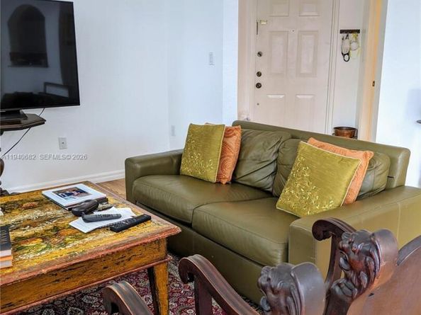 8930 W Flagler St 201, Miami FL 33174