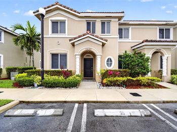 2440 SE 10th Ct