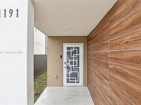 1191 NW 1st St, Florida City FL 33034