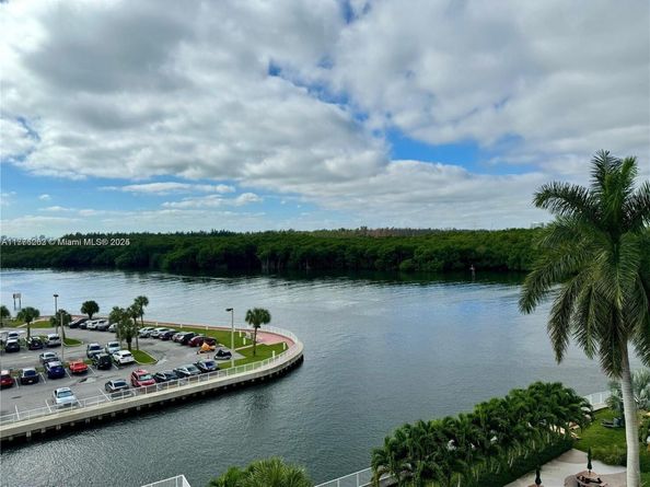 400 Kings Point Dr 609, Sunny Isles Beach FL 33160