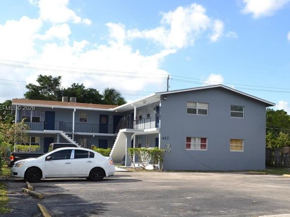 927 S Pine St, Lake Worth FL 33460