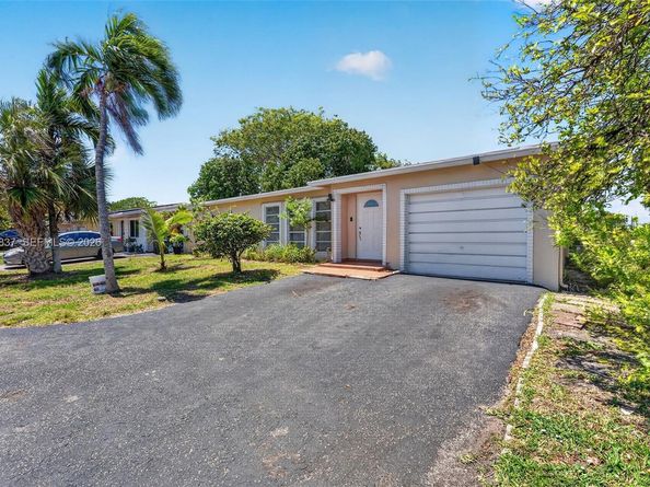 4921 NW 15th Ave, Deerfield Beach FL 33064