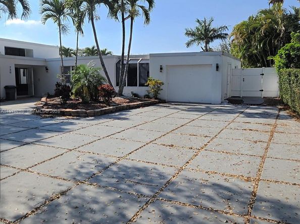 740 Conch Shell Pl, Plantation FL 33324