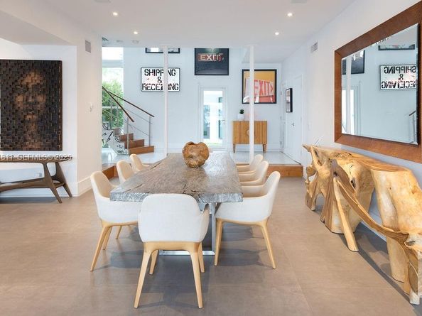 327 E Rivo Alto Dr, Miami Beach FL 33139