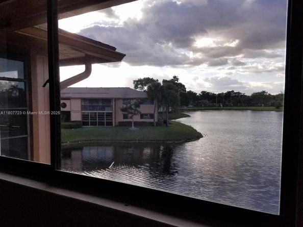 9873 N Belfort Cir 215, Tamarac FL 33321