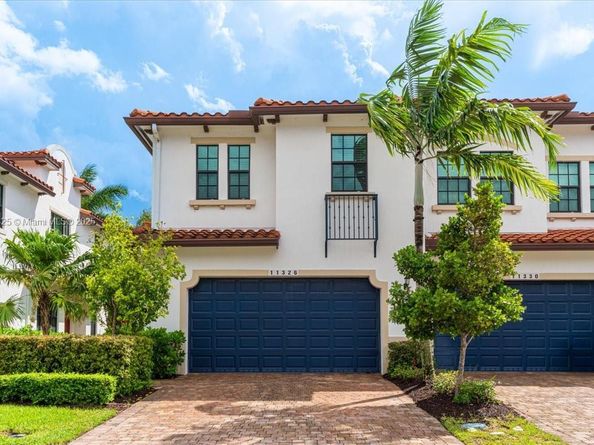 11326 SW 16th St, Pembroke Pines FL 33025