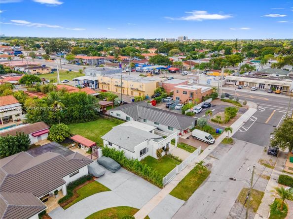 5658 SW 1st St, Miami FL 33134