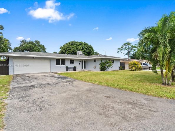 6791 SW 10th Ct, Pembroke Pines FL 33023