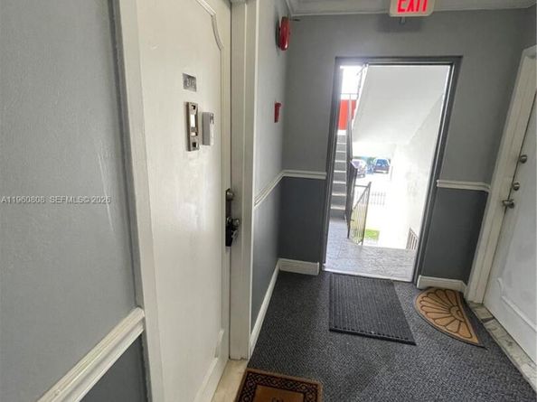 13685 NE 10th Ave 210, North Miami FL 33161