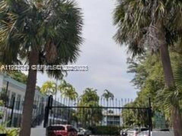 645 NE 77th St 8, Miami FL 33138