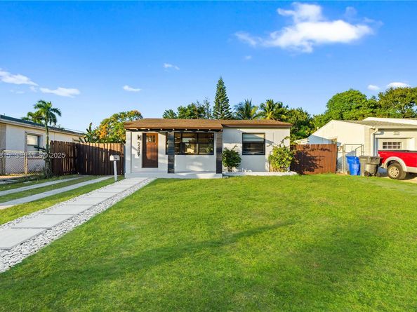 2439 Rodman St, Hollywood FL 33020