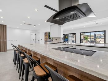 2131 N 53rd Ave
