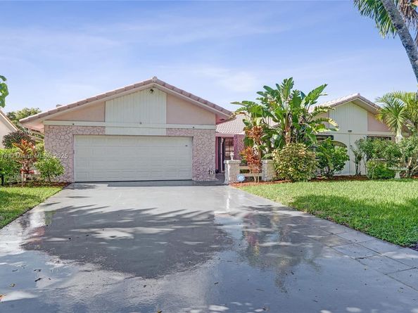 10682 NW 6th St, Coral Springs FL 33071