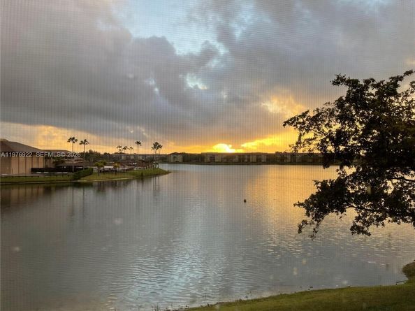 1301 SW 134th Way 312B, Pembroke Pines FL 33027