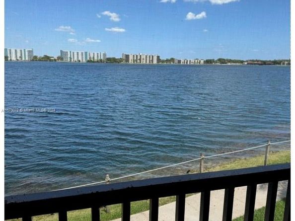 117 Lake Emerald Dr 202, Oakland Park FL 33309