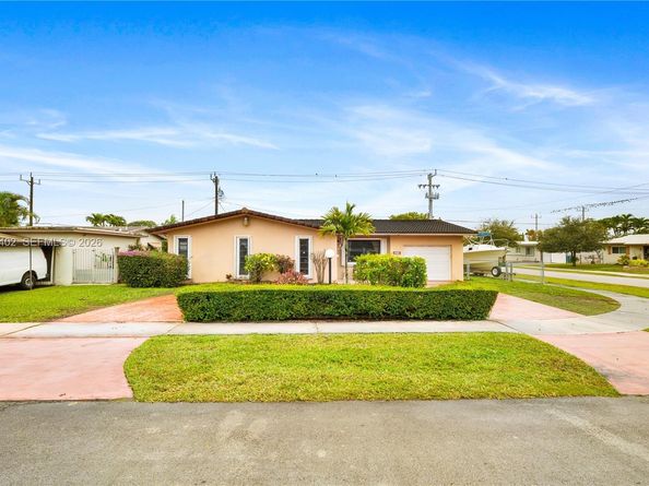 9590 SW 51st Ter, Miami FL 33165