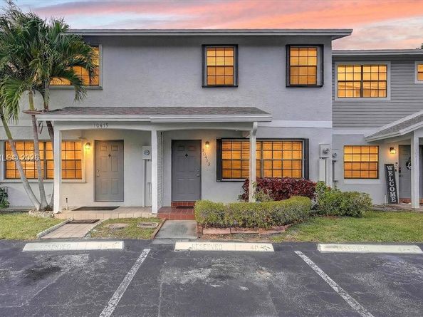10413 NW 6th St, Pembroke Pines FL 33026