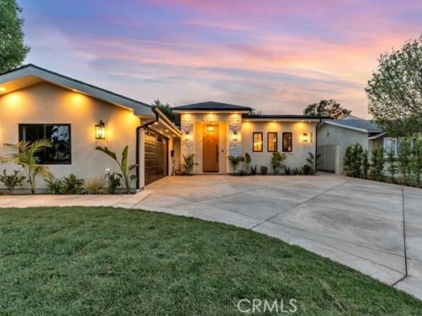 8825 Sophia Avenue, North Hills (los Angeles) CA 91343