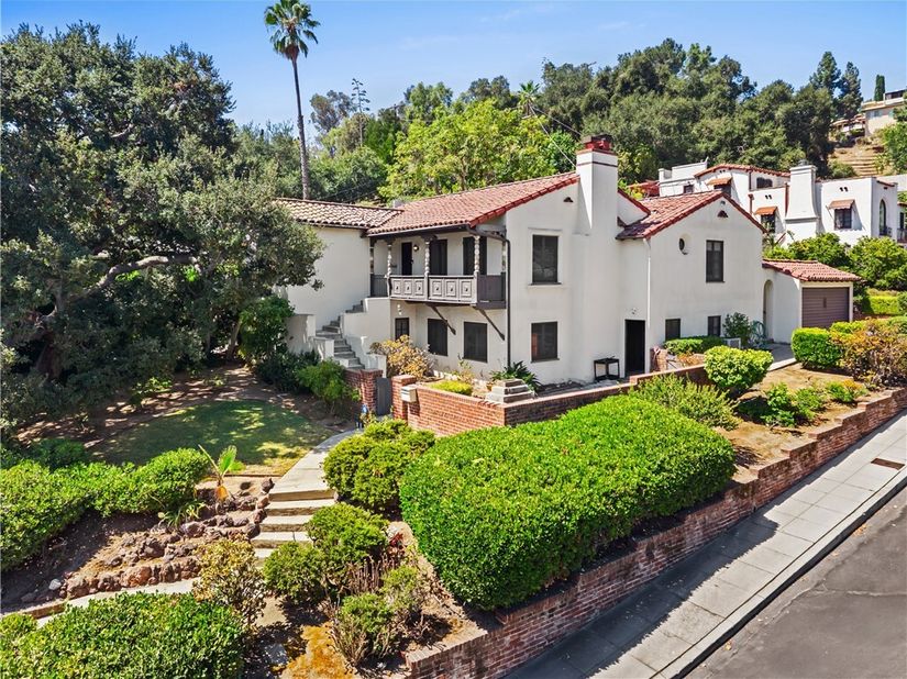 4691 College View, Los Angeles CA 90041