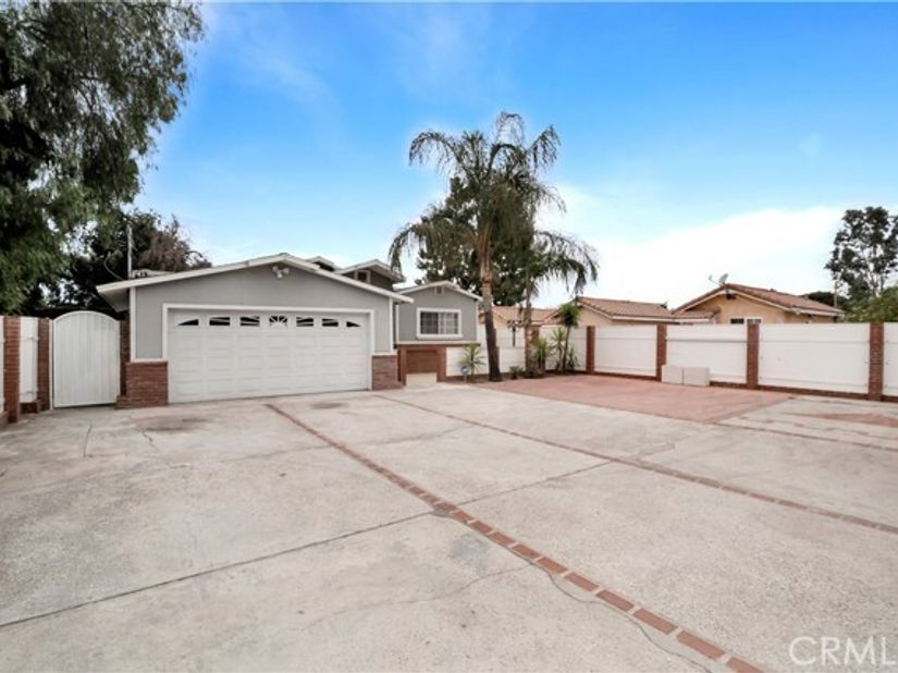 13176 Foothill, Sylmar (los Angeles) CA 91342