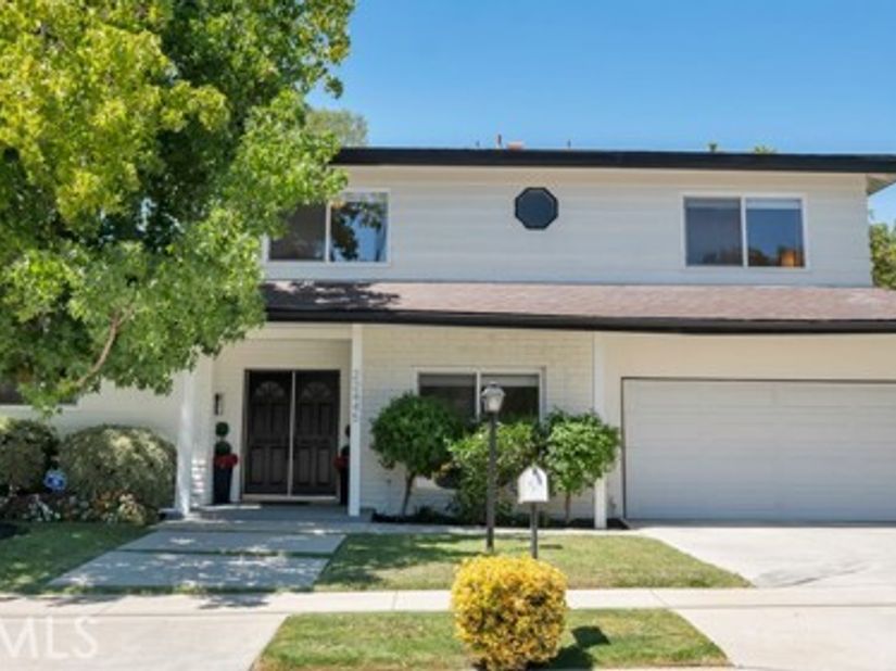 22445 Dardenne, Calabasas CA 91302
